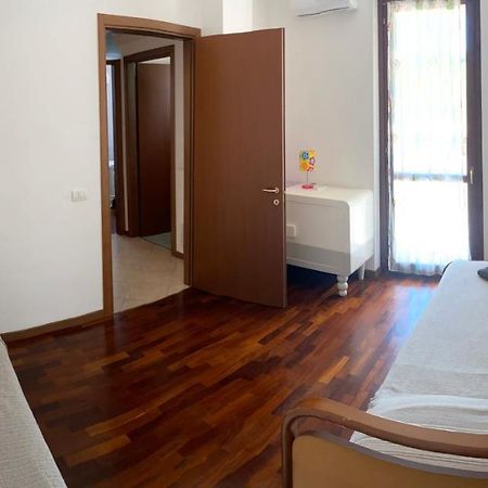 Condominio Tigli Cavalcaselle Luaran gambar