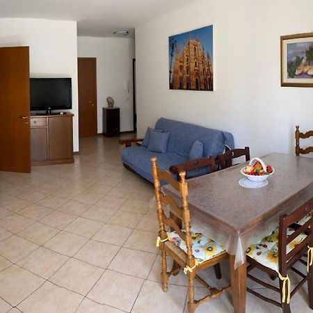 Condominio Tigli Cavalcaselle Luaran gambar