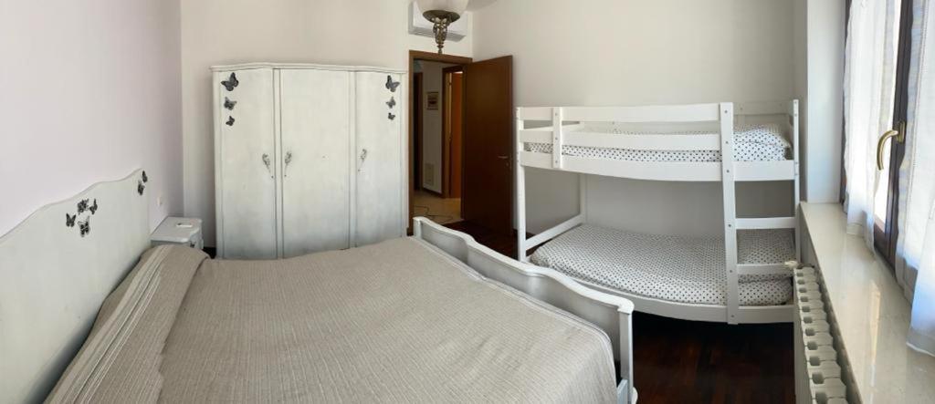 Condominio Tigli Cavalcaselle Luaran gambar